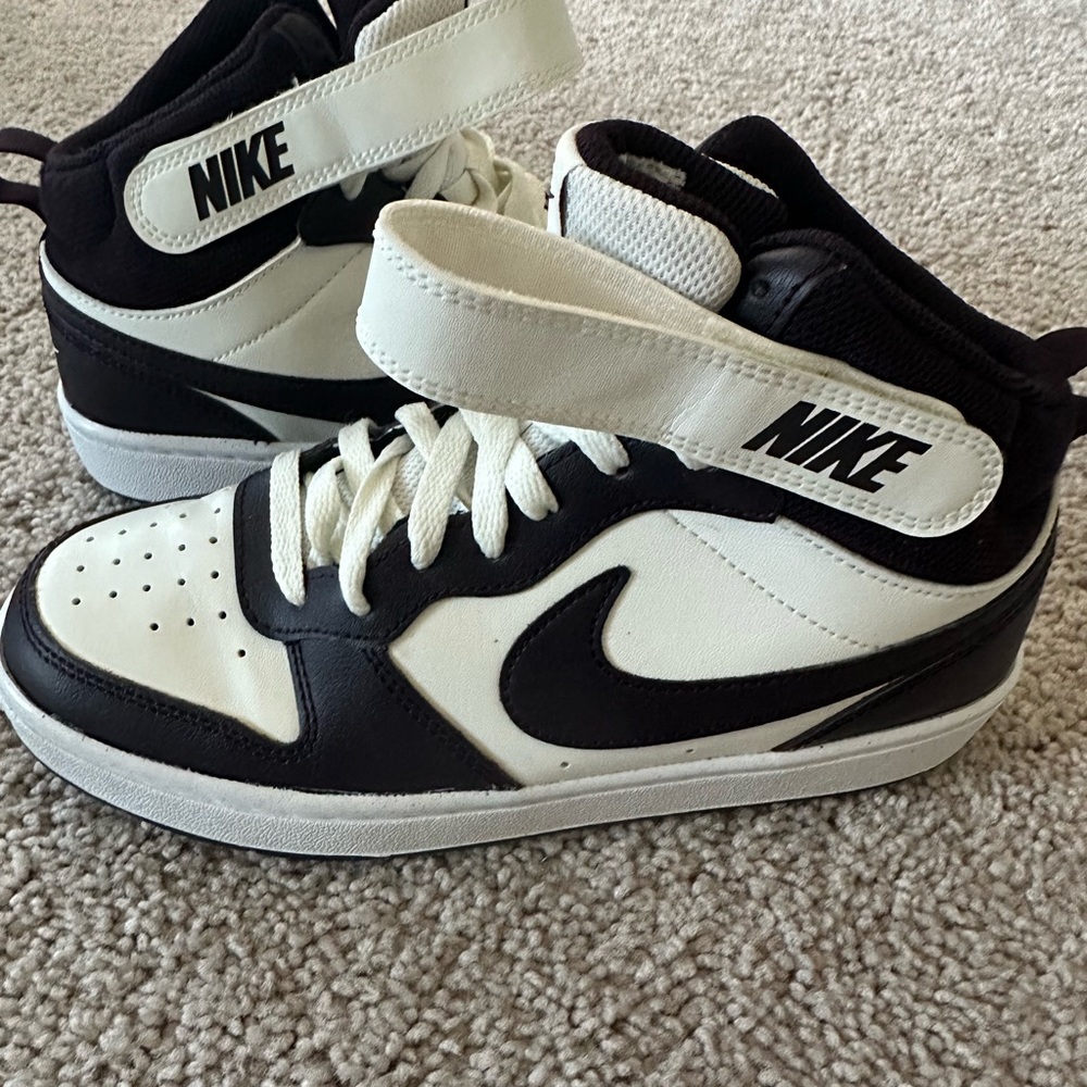 Nike Kids Black and White Sneakers